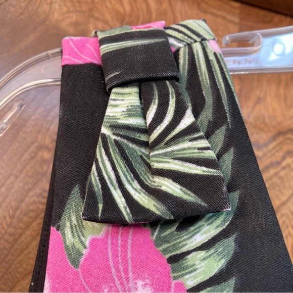 *altered* PUG 3X Floral Wiggle Dress - Picture 7 of 13